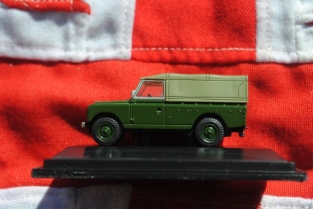 76LAN2011 Land Rover II Canvas Back